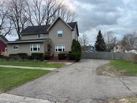 245 6th St, Imlay City, MI 48444
