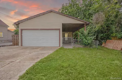 1005 Bacon St, Monroe, MI 48161