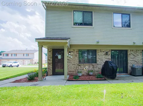50191 N Angelo Ct, New Baltimore, MI 48047