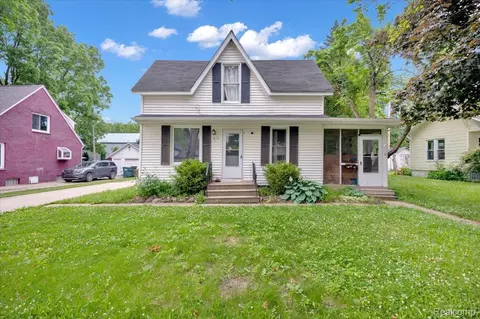 1232 N Saginaw St, Lapeer, MI 48446
