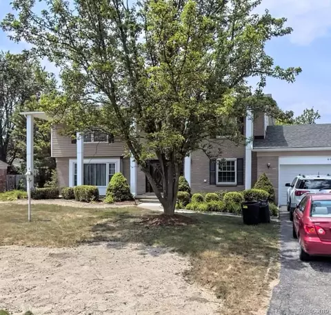 6600 Alderley Way, West Bloomfield, MI 48322