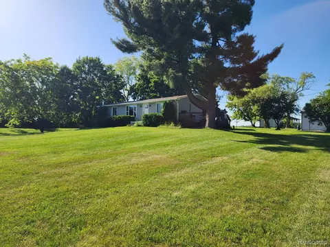 6799 Armstrong Rd, Goodland, MI 48444