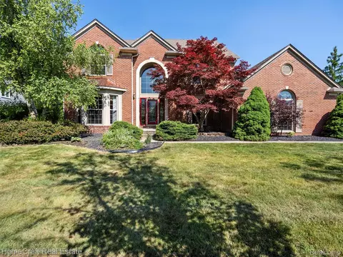 198 Country Club Ln, Canton, MI 48188