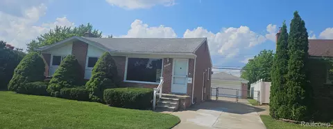 32200 Grandview Ave, Westland, MI 48186