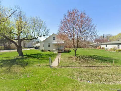 3240 Melvin Ave, Rochester Hills, MI 48307