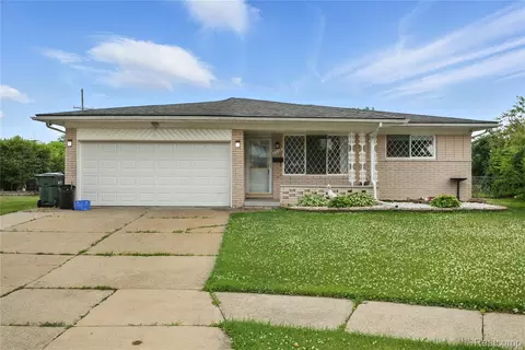 3538 Cero Dr, Sterling Heights, MI 48310
