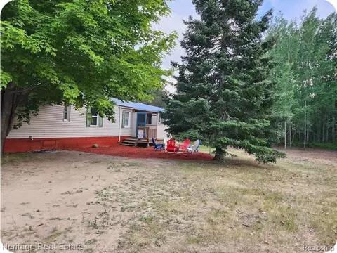 272 Reynard Dr, Big Creek, MI 48647