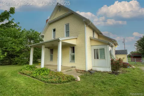 3092 Dillon Rd, Flushing, MI 48433