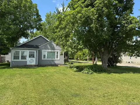 28112 Ecorse Rd, Romulus, MI 48174