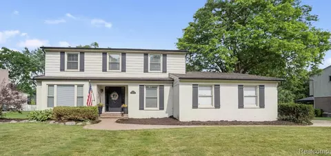 12052 Wildwing Rd, Plymouth, MI 48170