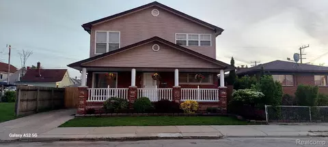 11461 Charest St, Hamtramck, MI 48212