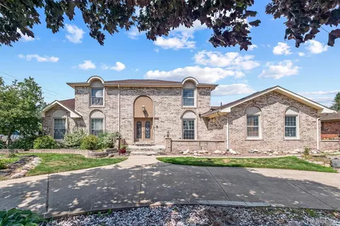 4041 Twin Lakes Ct, Shelby Township, MI 48316