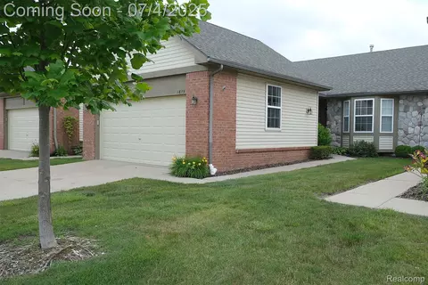 1875 N Kenwyck Dr, Superior, MI 48198