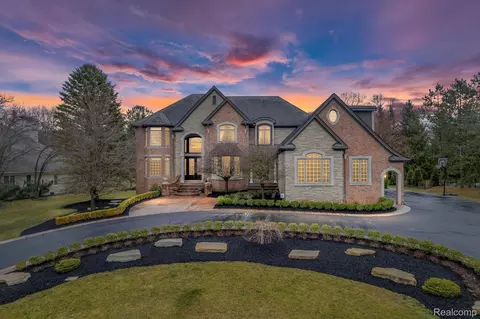 18198 Shelley Pond, Northville, MI 48168