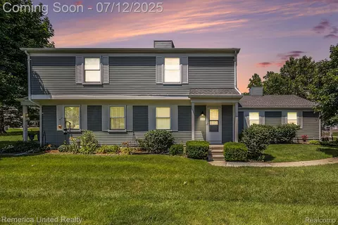243 Aqueduct Dr, Walled Lake, MI 48390
