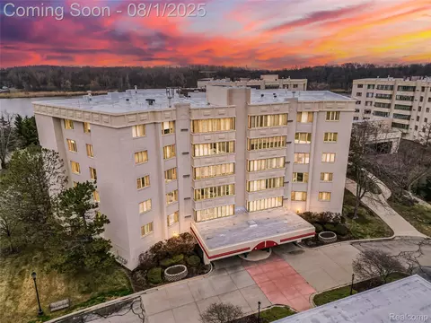 43100 12 Oaks Crescent Dr #5011, Novi, MI 48377