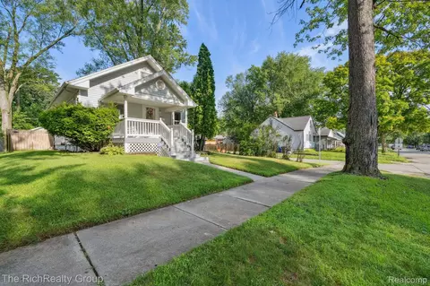 18515 Brady, Redford, MI 48240
