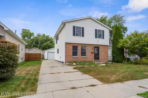 2703 16th Ave, Port Huron, MI 48060