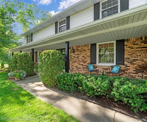 3106 Brewster Ct, West Bloomfield, MI 48322