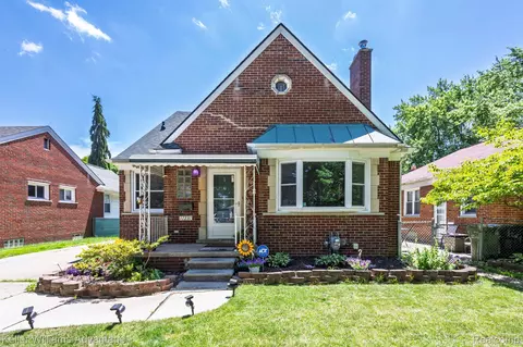 17237 Philomene Blvd, Allen Park, MI 48101
