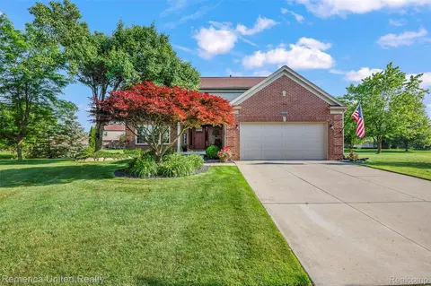 46998 Sherwood Ct, Canton, MI 48188