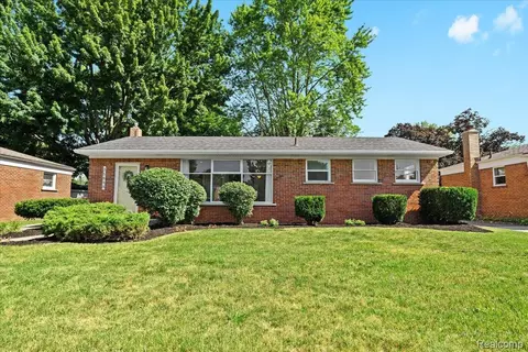 35888 Orangelawn St, Livonia, MI 48150