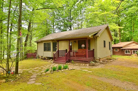 5295 Blueberry Dr, Hayes, MI 48625