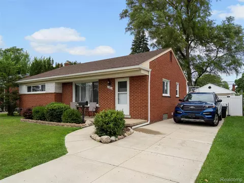 28960 Minton St, Livonia, MI 48150