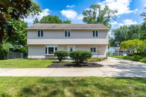 14778 Harrison St, Livonia, MI 48154