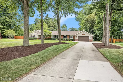 12101 Anthony Dr, Shelby Township, MI 48315