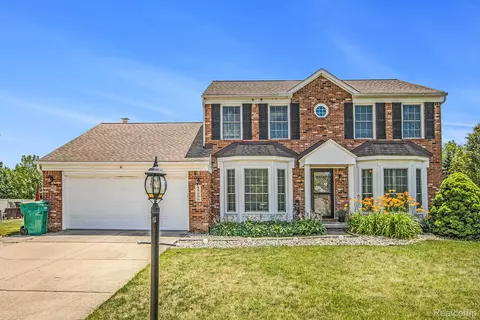 45209 Greenbriar Dr, Van Buren, MI 48111