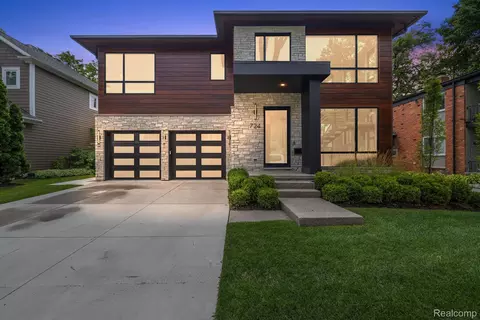 724 Ann St, Birmingham, MI 48009