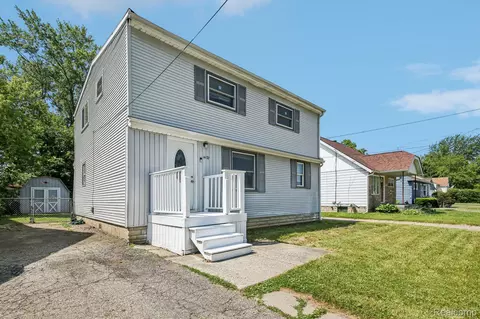 1472 Ready Ave, Burton, MI 48529