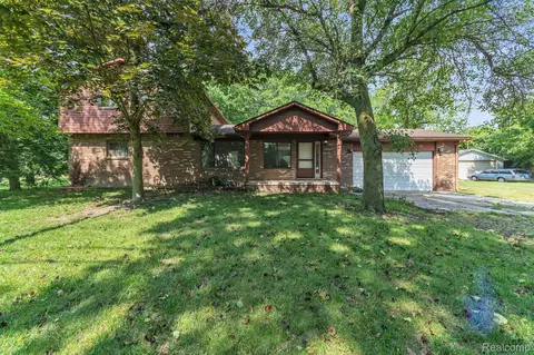 17885 Ridge Rd, Northville, MI 48168