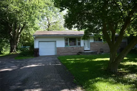 45225 Bemis Rd, Sumpter, MI 48111