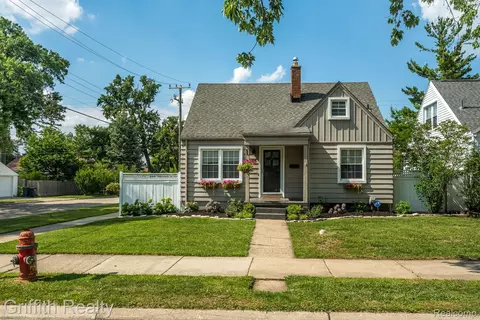 2001 Brockton Ave, Royal Oak, MI 48067
