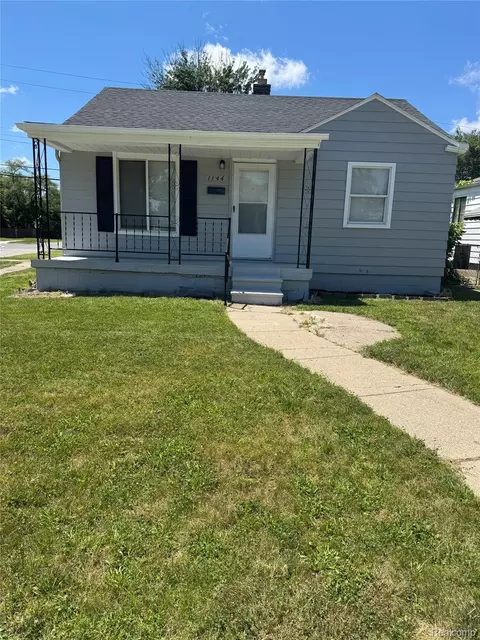 1144 Center St, Inkster, MI 48141
