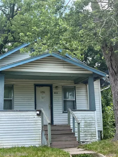 802 E Russell Ave, Flint, MI 48505 photo 2