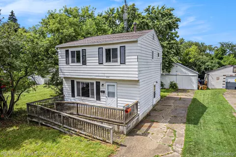 3127 Woodrow Ave, Flint, MI 48506