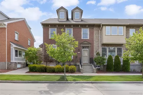 750 2nd St #27, Wyandotte, MI 48192