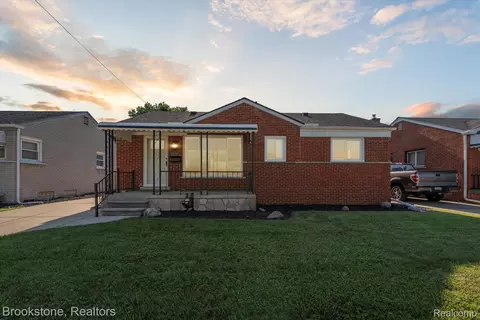 15101 Drake St, Southgate, MI 48195