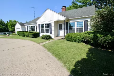 4201 N Burkhart Rd, Howell, MI 48855