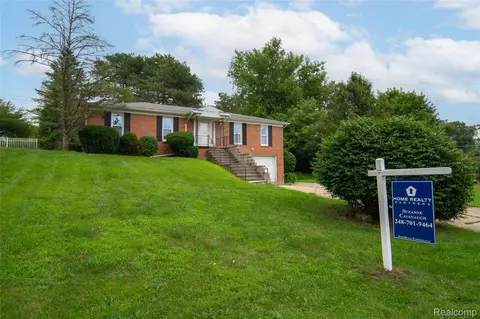 846 1st St, Milford, MI 48381