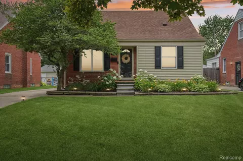 3107 N Blair Ave, Royal Oak, MI 48073