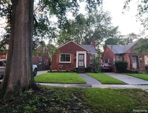 8283 Sussex St, Detroit, MI 48228