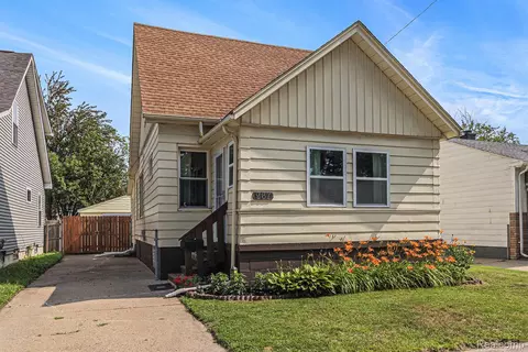 967 E Coy Ave, Hazel Park, MI 48030