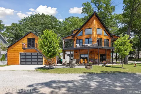 310 Houghton View Dr, Denton, MI 48651