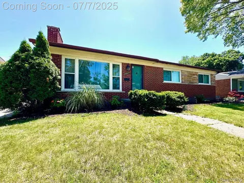 29527 Linda St, Livonia, MI 48154