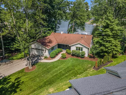 7034 Verde Vista Dr NE, Cannon, MI 49341