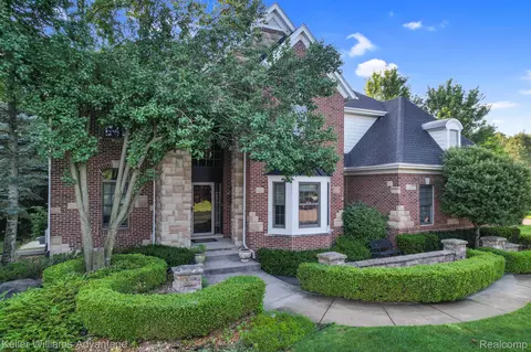 47232 Merion Cir, Northville, MI 48168